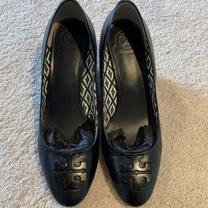 Tory Burch navy blue wedges (65MM)